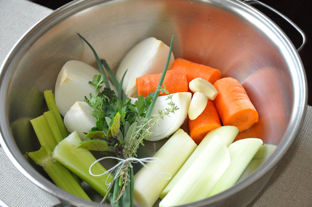 Caldo de legumes caseiro